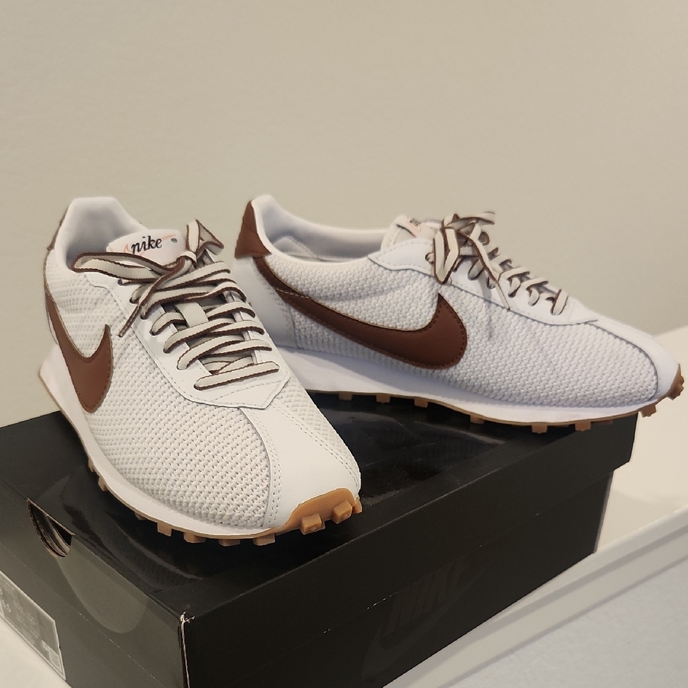 Nike Womens White and Brown Sneakers W LD-1000 SE